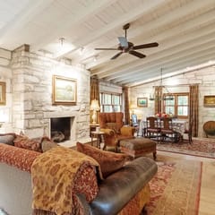 Fred Haus - Historic home with Hot Tub & Fire Pit