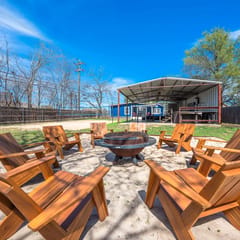 Hackberry Retreat: Hot Tub & Fire Pit
