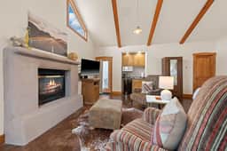 Cross Mt Retreat - Hot Tub & 2 Private Suites - Image 5