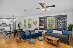 House on Cora - Sleeps 10, Hot Tub & Walk to Main! - Image 3