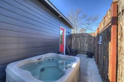 Poplar Place 1 - Hot tub & A few blocks from Main - Image 2