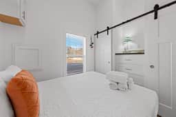 The Resort at Fredericksburg Unit 28 - Image 4