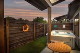 Eagle's Nesting 104 - Hot Tub, Close to Downtown - Image 5