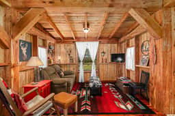 Texas Saw Mill (Cabin #1) - Hot Tub & 10 Mins to Main St - Image 4