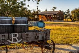 Rockin' R - Rustic Star Cabin - Image 2