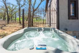The Vineyards: Cabin 2 - Private Hot Tub & Shared Pool - Image 4