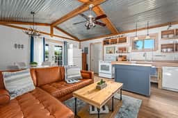 Hollmig Cabin - Private Hot Tub - Image 4