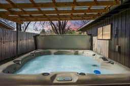 Schubert Haus - 2 BLKS to Main St, Hot Tub & Pool - Image 2