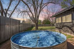 Schubert Haus - 2 BLKS to Main St, Hot Tub & Pool - Image 4