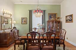 Bella Rosa Off Main - Walking distance to Main St - Image 5