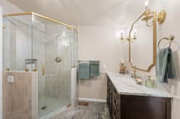 Bella Rosa Off Main - Walking distance to Main St - Image 3