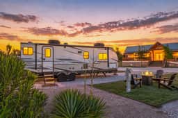 Glamping Getaway - On the 290 Wine Trail - Image 5