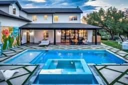 Crown Jewel - Resort Style Pool & Sleeps 46 - Image 3