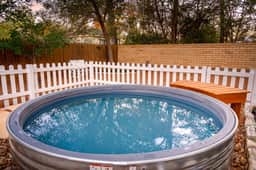 LeMay Haus - Fire Pit, Cowboy Pool & Close to Main - Image 4