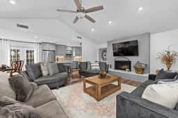The 309 Retreat - Hot Tub & Fire Pit! - Image 2