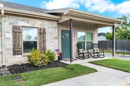 Homestead - Close to Main St & 290 Wine Trail - Image 2