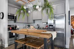 Strawberry Suite - Fire Pit, BBQ Grill & more! - Image 5