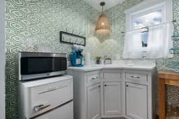 Stonewall Bungalow 2 - Sleeps 2 - Image 3