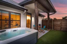 Eagle's Hideaway 101 - Hot Tub, 5 Min to Main - Image 4