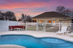 Uncorked Cottage - Hot Tub & Heated Pool - Image 2