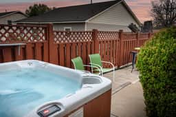 Uncorked Cottage - Hot Tub & Heated Pool - Image 5