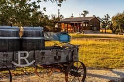 Rockin' R Ranch - 6 Cabins & Sleeps 14 - Image 2