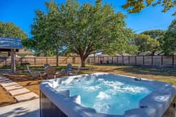 Fritztown's Finest - Hot Tub, Fire Pit & Sleeps 10 - Image 4