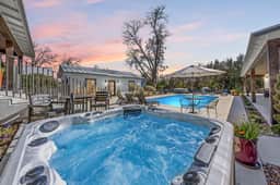 Miles Manor - Pool, 2 Hot Tubs & Walk to Main - Image 3