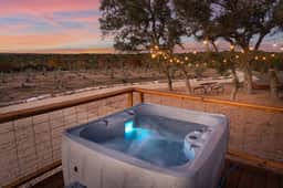 Airstream Getaway - Hot Tub & Fire Pit - Image 2