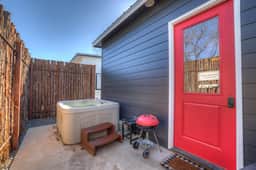 Poplar Place 3 - Hot Tub & Close to Downtown - Image 3