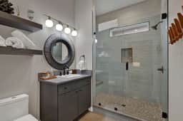 Poplar Place 3 - Hot Tub & Close to Downtown - Image 2