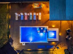 Enchanted Vine - Pool, Spa, Sauna & Speakeasy - Image 5