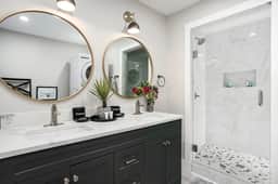 Hummingbird Haus: Sleeps 12 with Hot Tub - Image 4