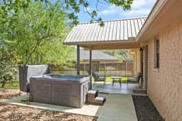Henrietta Cottage - Hot Tub & Fire Pit - Image 2