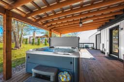 Blanco Mariposa - Hot Tub & Fire Pit - Image 3