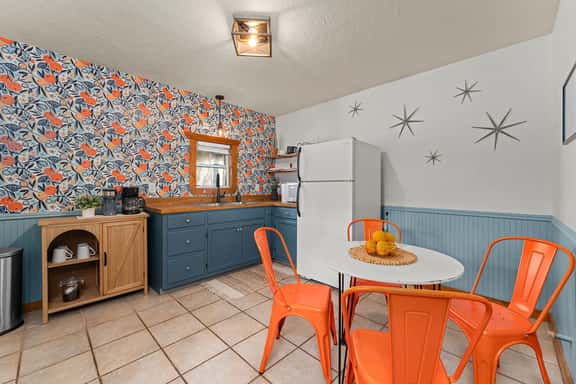 Orange Blossom Hideaway - Hot Tub & Fire Pit - Image 1