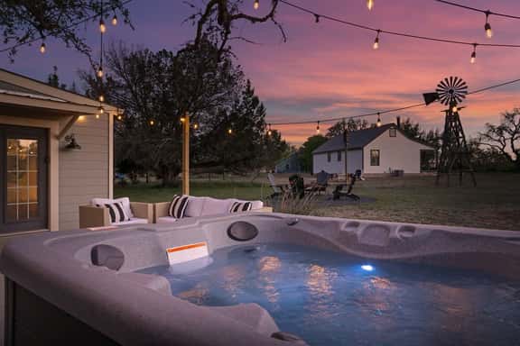 Sunset Haus - Hot Tub & Fire Pit - Image 1