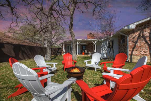 Candlelight Cove - Fire Pit & Close to Main - Image 1