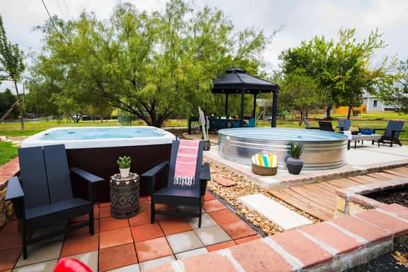 Howdy Haus - Pool, Hot Tub, Game Room & Glam Room - Image 1