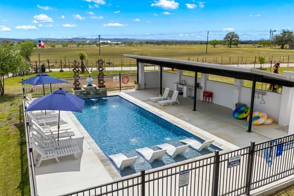 Vista Moon: Cabin I - Pool, Chapel, Fire Pit - Image 1