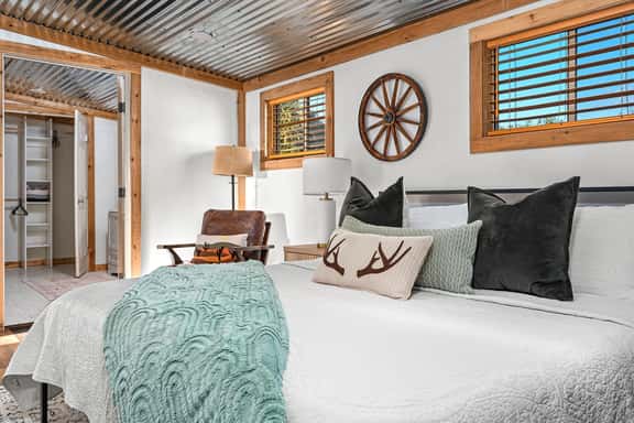 Hollmig Cabin - Private Hot Tub - Image 1