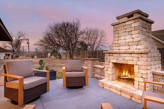 Prickly Pear Patio - Fire Pit & Close to Main St - Image 1
