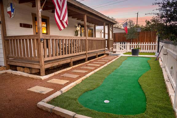LeMay Haus - Fire Pit, Cowboy Pool & Close to Main - Image 1