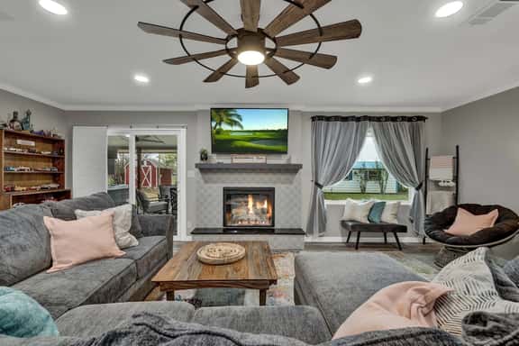 David Earl's Shack - Hot Tub, Fire Pit & Sleeps 8 - Image 1