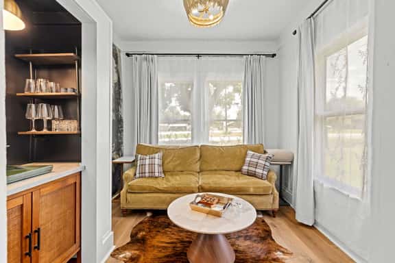 The Johnson - Spacious Backyard and Fire Pit - Image 1