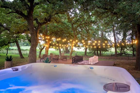 Birdsong - Hot Tub, Lawn Games, Close to Wineries - Image 1