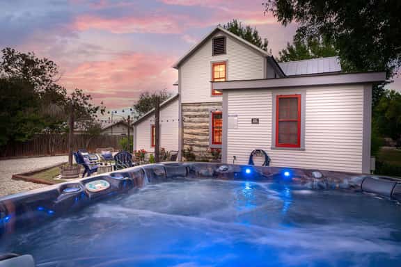 Katarina Haus - Hot Tub & Fire Pit - Image 1