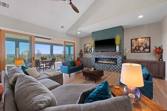 Casa StarLight - Private Luxe Estate, Sleeps 17! - Image 1