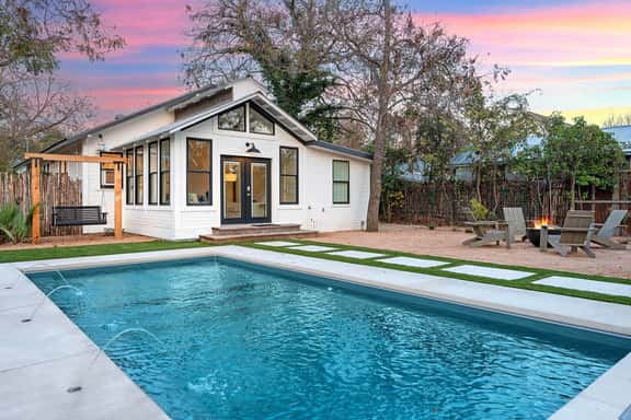 Bungalow 5-Seventeen - Pool & Fire Pit - Image 1