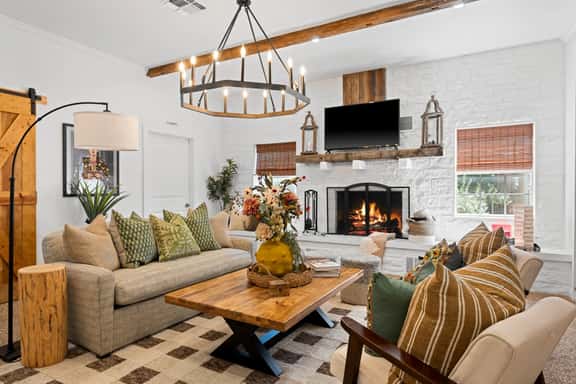 Poplar Place Main - Hot Tub & Fire Pit - Image 1